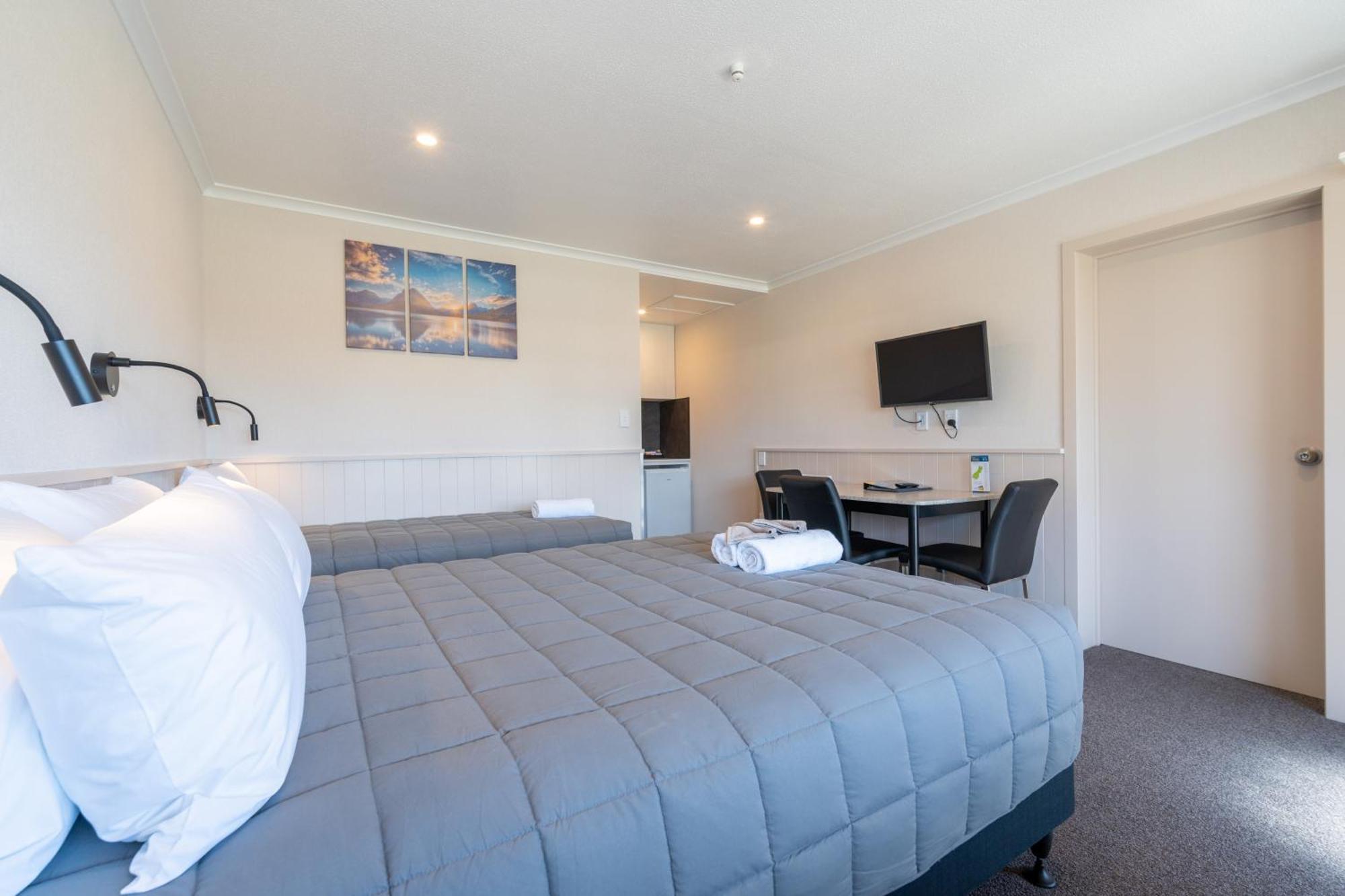 Te Anau Top 10 Holiday Park And Motels Екстер'єр фото